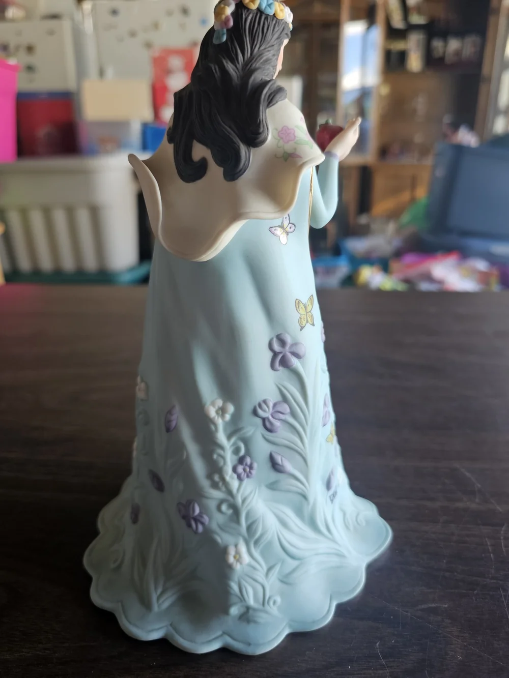 Decorative Porcelain Princess Figurine in Lavender and Mint with Red Apple❤️❤️
